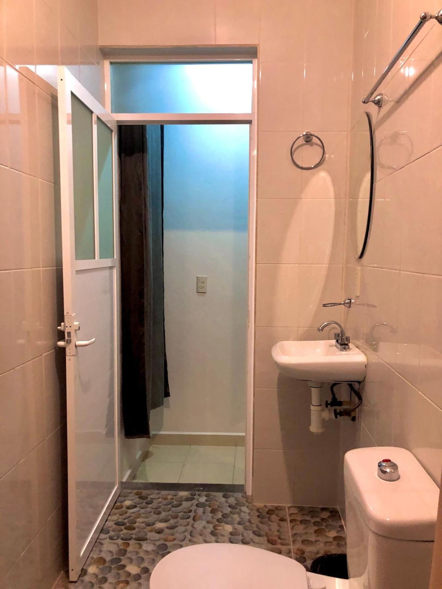Single Room Bathroom,1545286507:JPEG